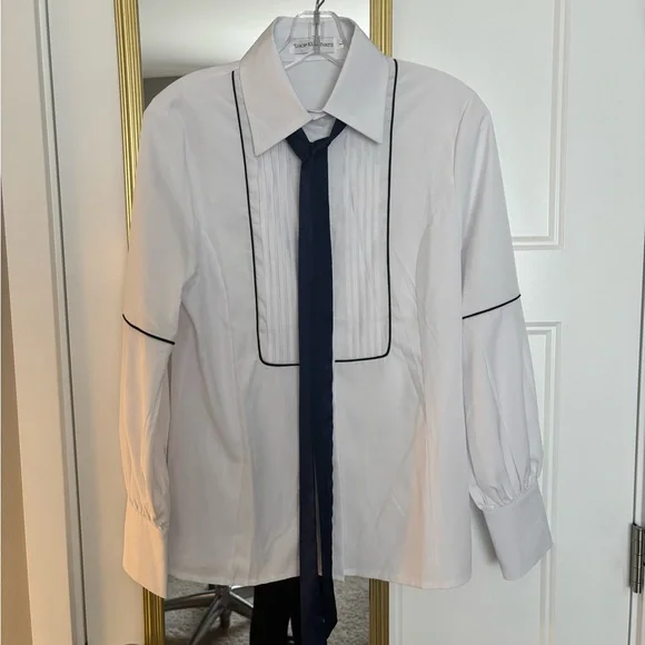 Shop Kultivate White and Navy Button Down Collared Blouse - Picture 2 of 8